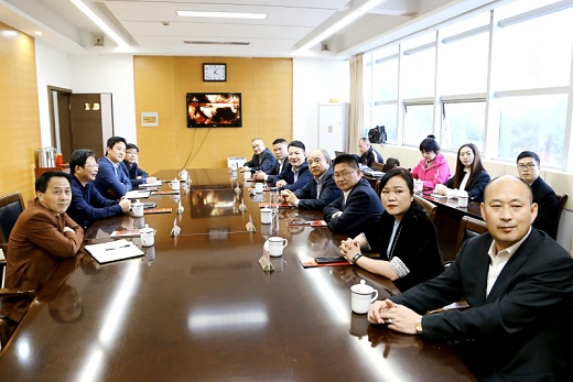 公司領導會見古井集團董事長梁金輝